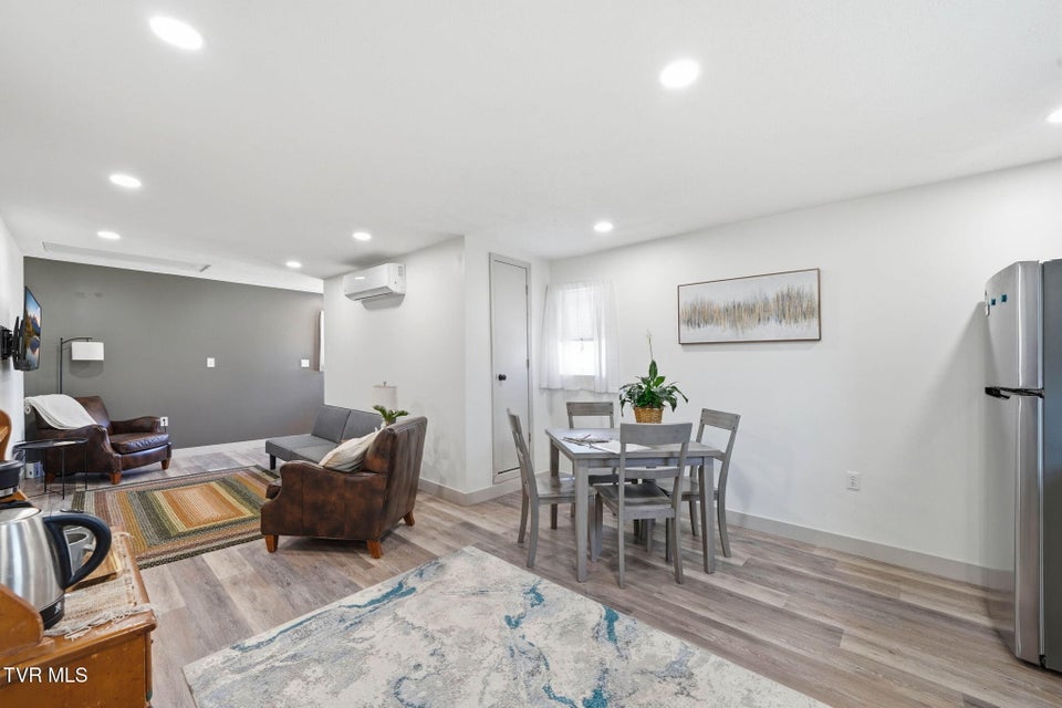 Photo #33: 1004 Barton Street