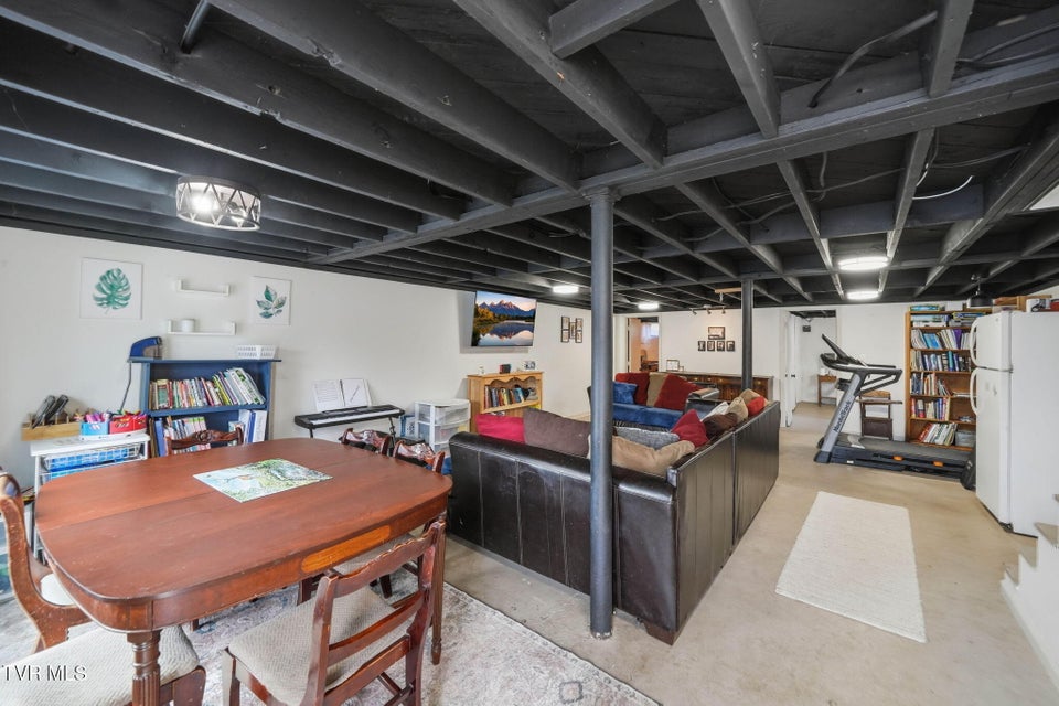 Photo #23: 1004 Barton Street