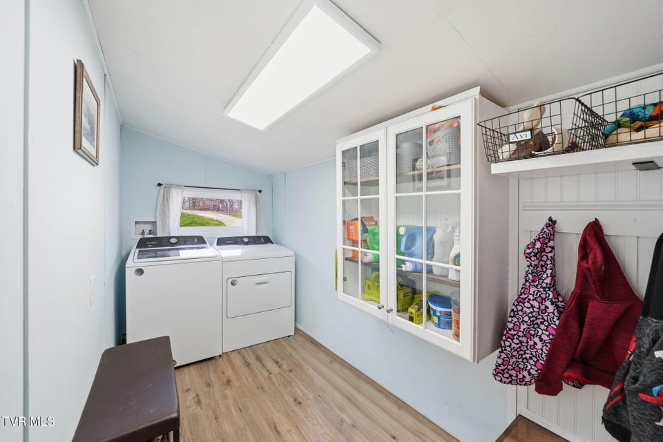 Photo #14: 1004 Barton Street