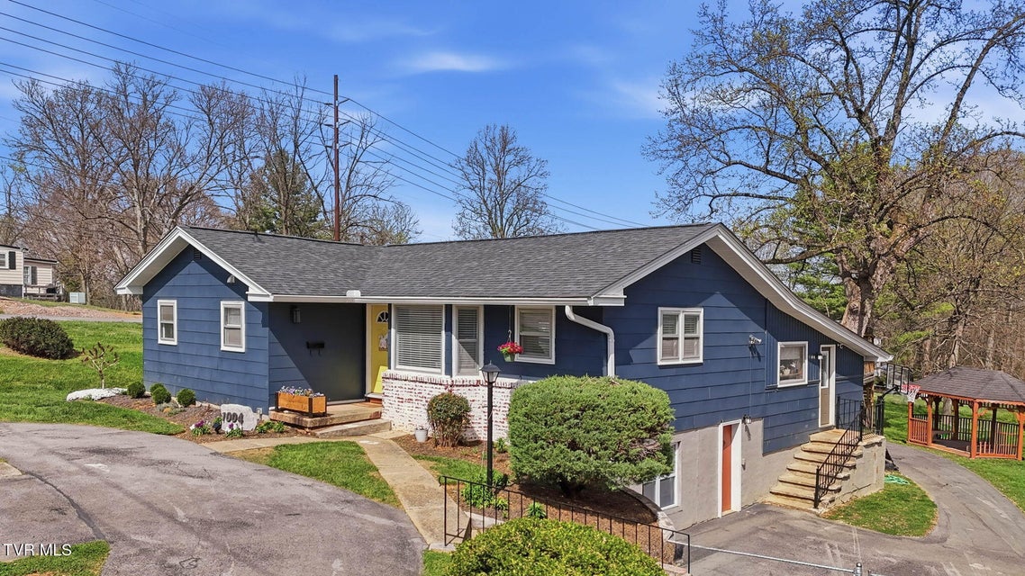 Photo #27: 1004 Barton Street