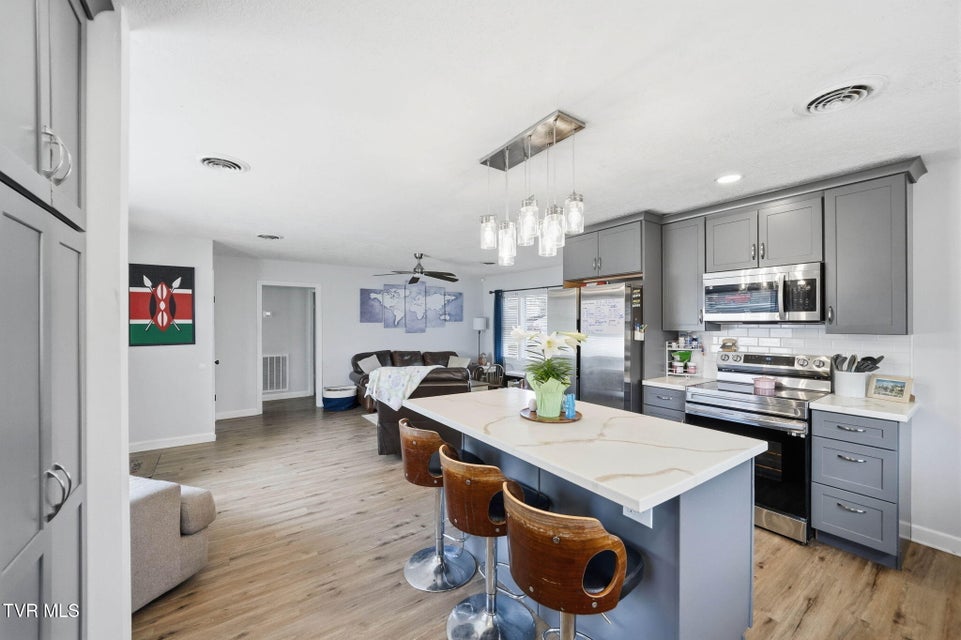 Photo #10: 1004 Barton Street