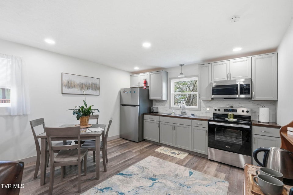 Photo #39: 1004 Barton Street