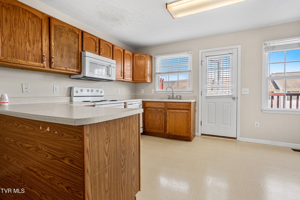 Photo #8: 671 Beaverview Drive