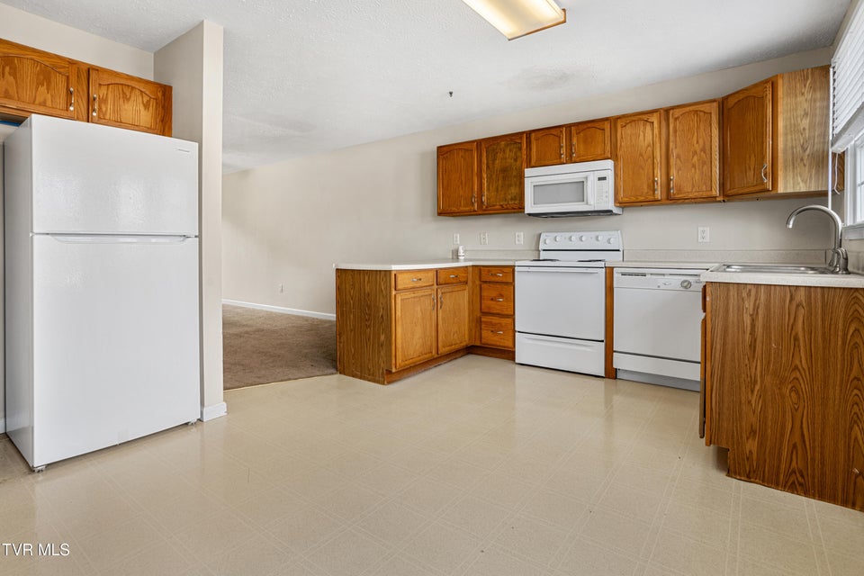 Photo #10: 671 Beaverview Drive