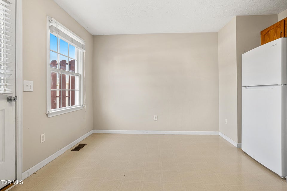 Photo #11: 671 Beaverview Drive