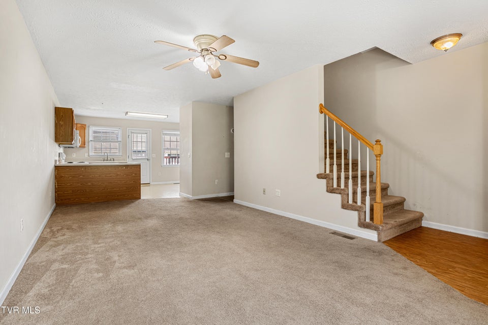 Photo #17: 671 Beaverview Drive