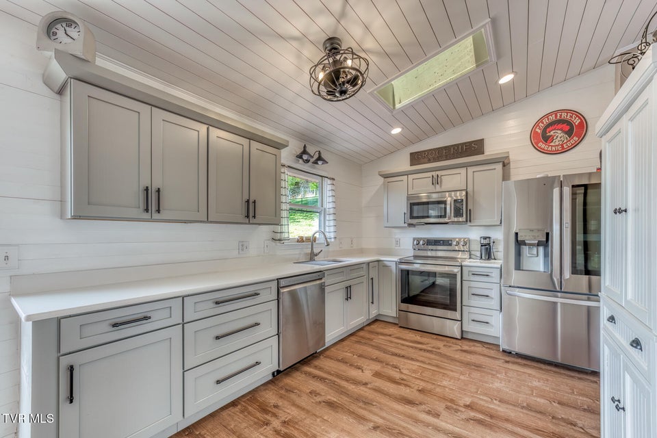 Photo #11: 4127 Grey Fox Drive