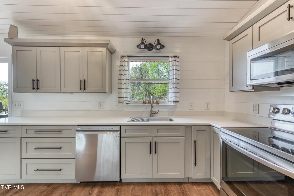 Photo #13: 4127 Grey Fox Drive