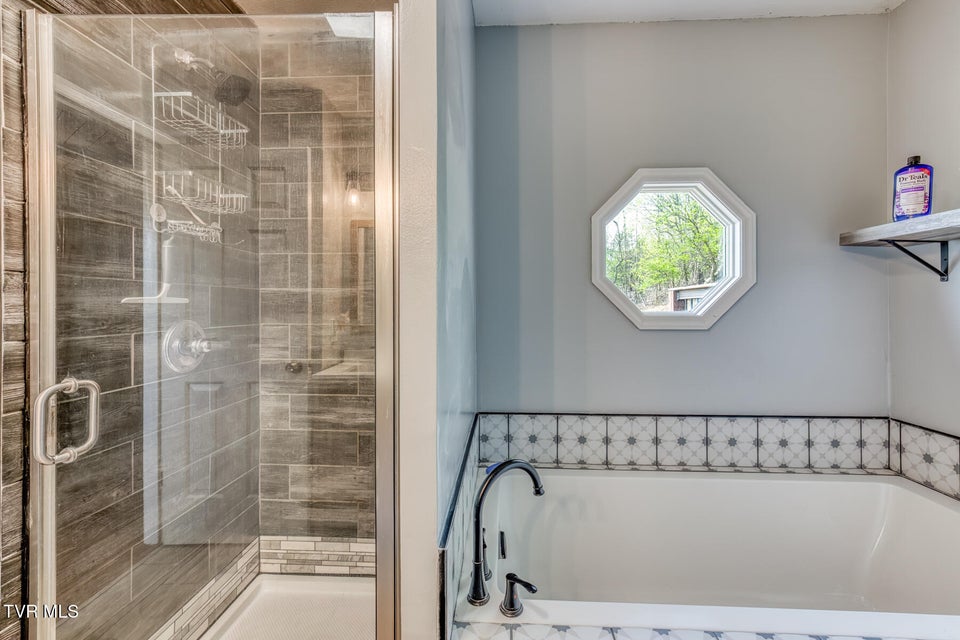 Photo #17: 4127 Grey Fox Drive