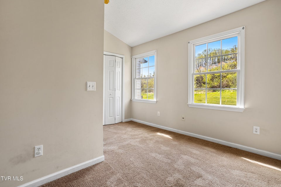 Photo #26: 671 Beaverview Drive