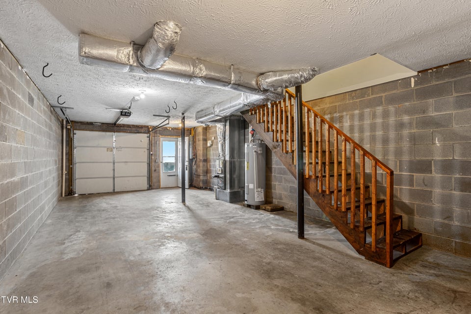 Photo #6: 671 Beaverview Drive