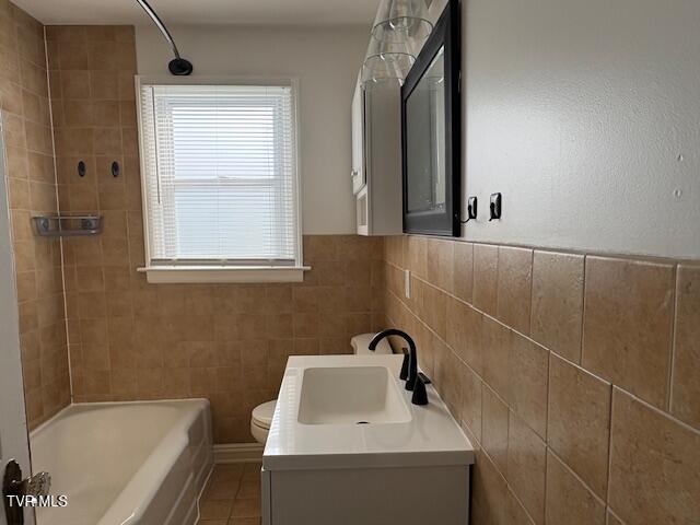 Photo #8: 328 Lakecrest Drive