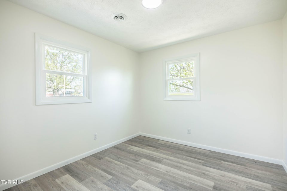 Photo #13: 2849 Tennessee 107 