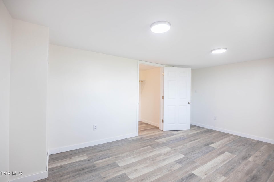 Photo #16: 2849 Tennessee 107 