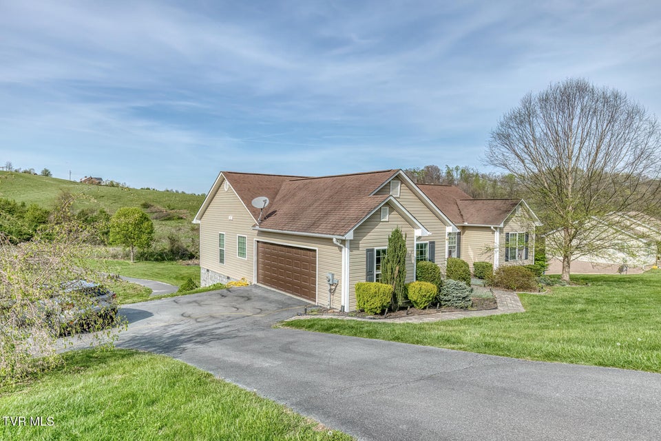 Photo #35: 130 Garland Road