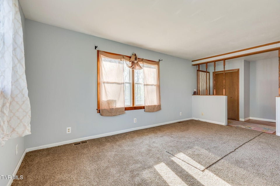 Photo #8: 721 Rector Drive