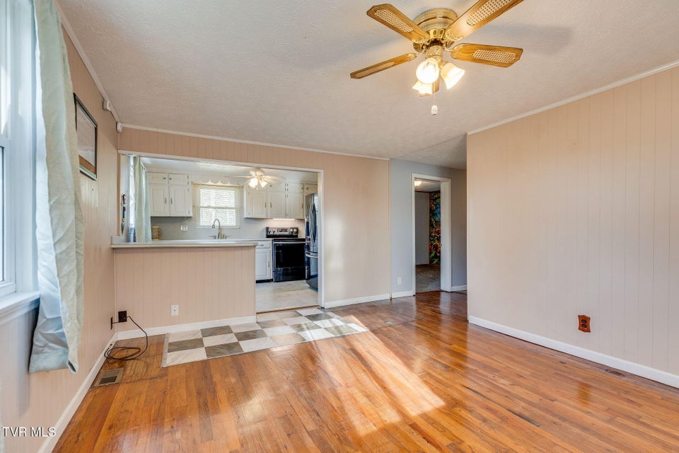 Photo #11: 721 Rector Drive