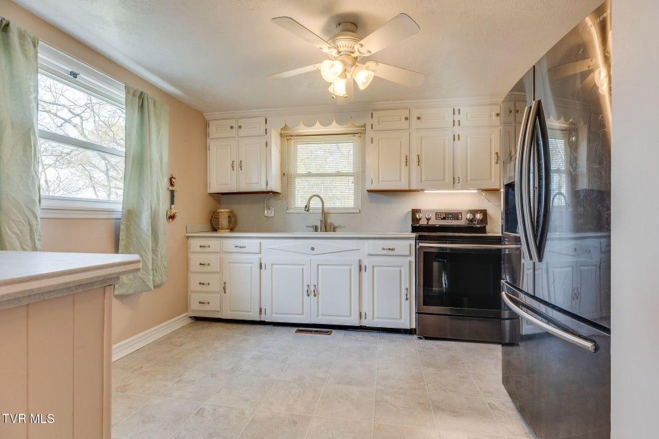 Photo #12: 721 Rector Drive