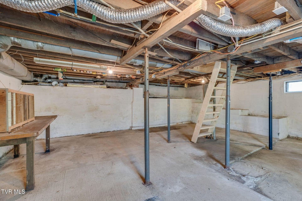 Photo #26: 721 Rector Drive