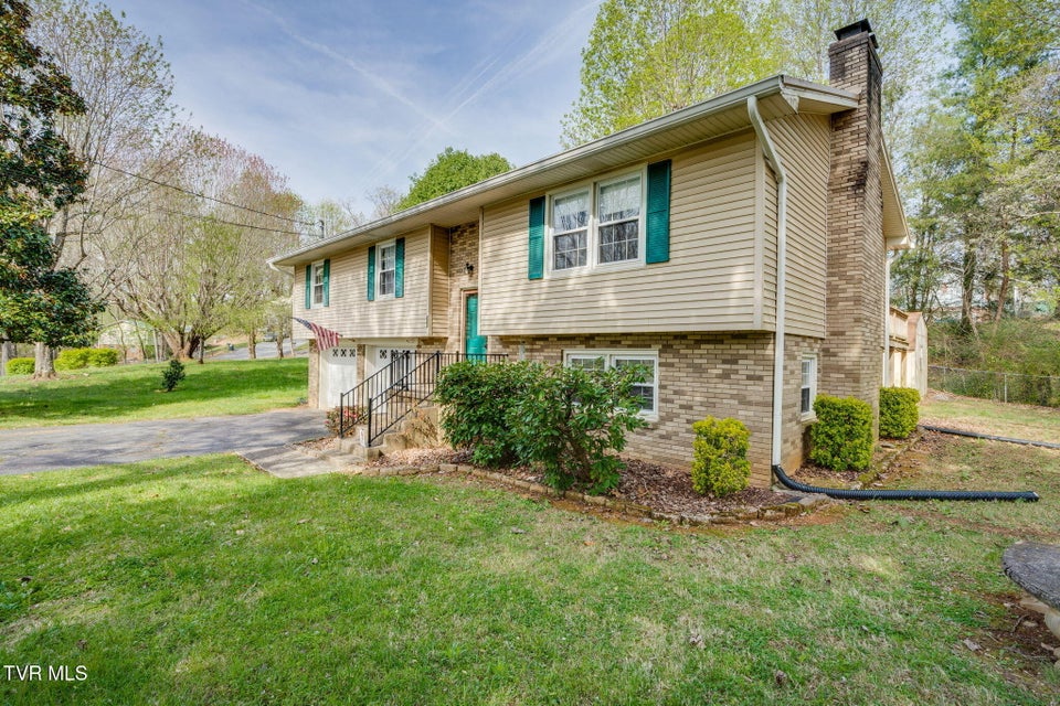 Photo #4: 121 Independence Lane