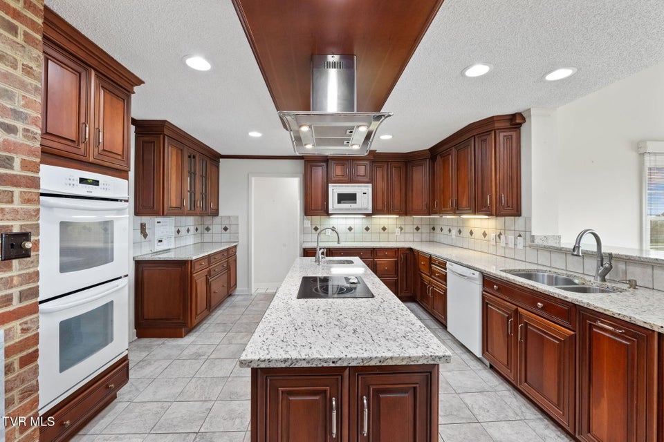 Photo #32: 12084 Tanglewood Drive