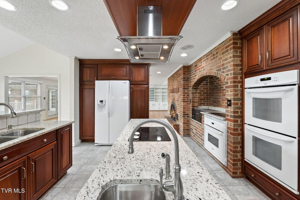 Photo #33: 12084 Tanglewood Drive