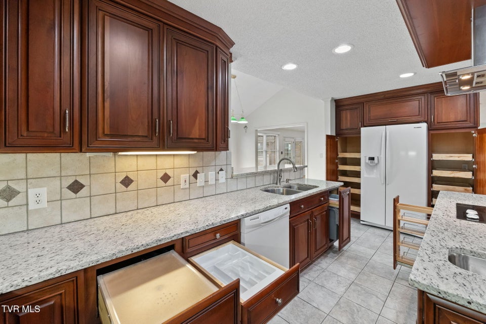 Photo #36: 12084 Tanglewood Drive