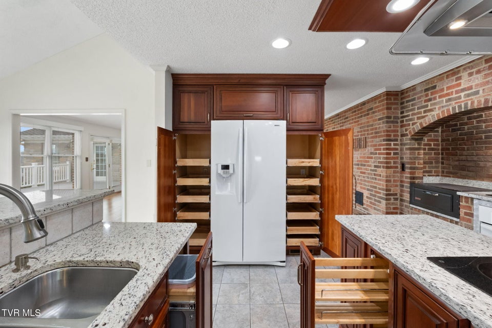 Photo #37: 12084 Tanglewood Drive