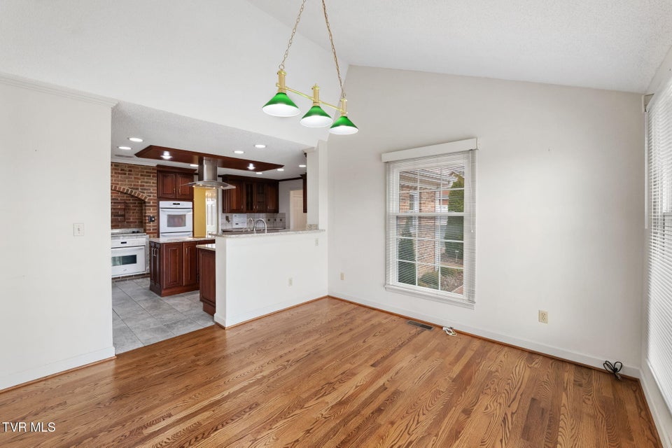 Photo #40: 12084 Tanglewood Drive