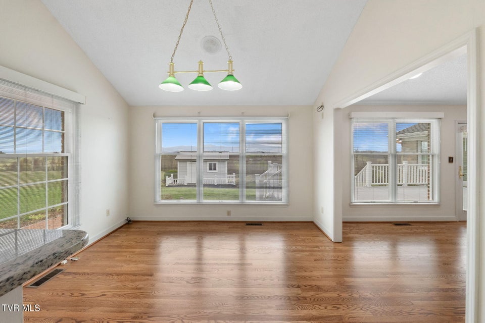 Photo #41: 12084 Tanglewood Drive