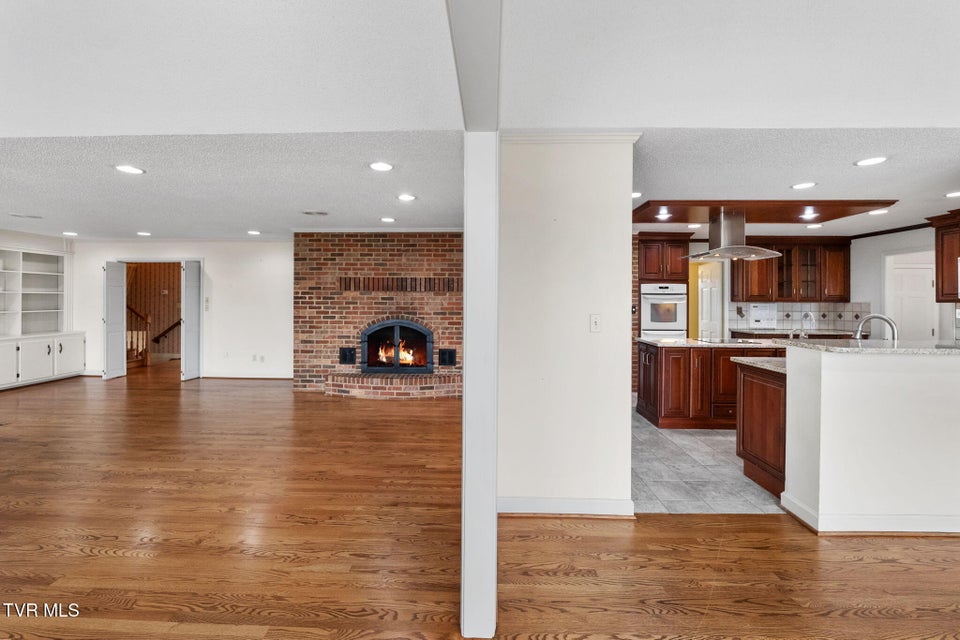 Photo #43: 12084 Tanglewood Drive