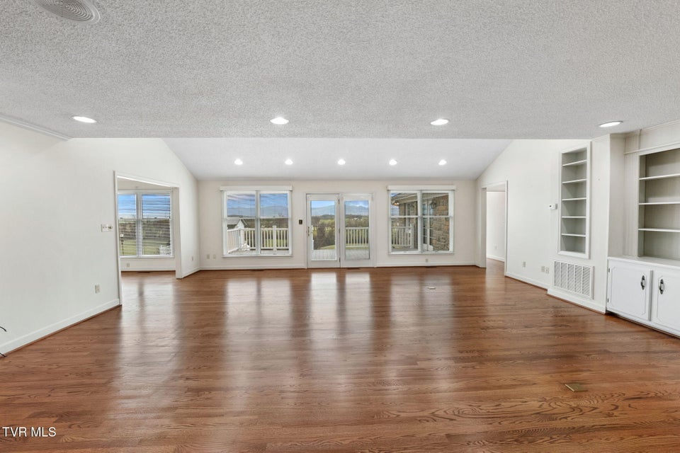 Photo #46: 12084 Tanglewood Drive