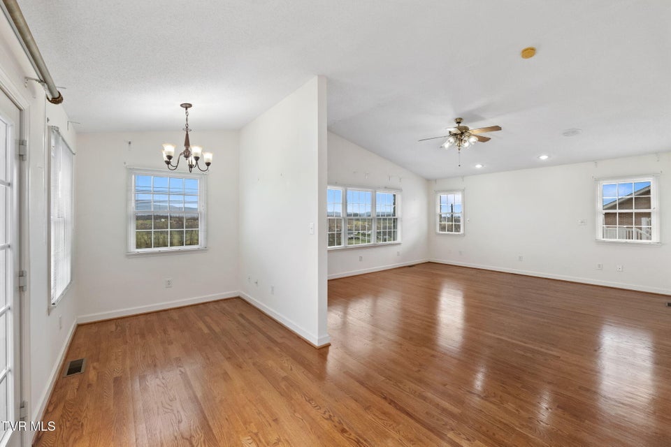 Photo #57: 12084 Tanglewood Drive