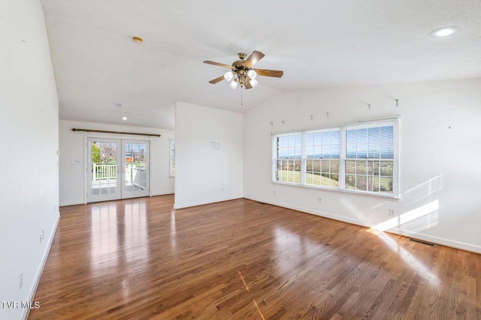 Photo #59: 12084 Tanglewood Drive