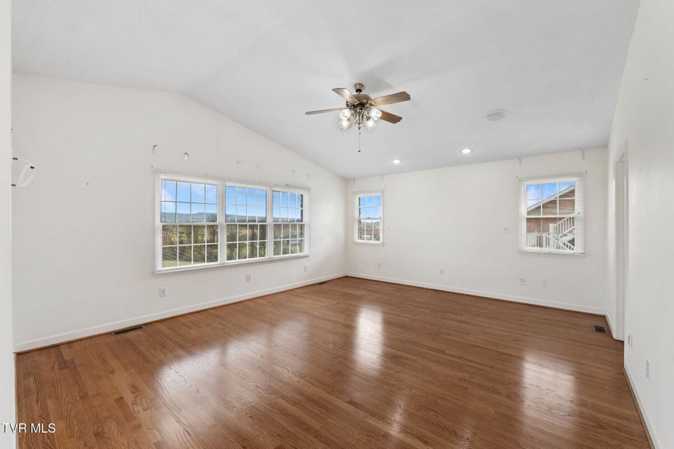 Photo #61: 12084 Tanglewood Drive