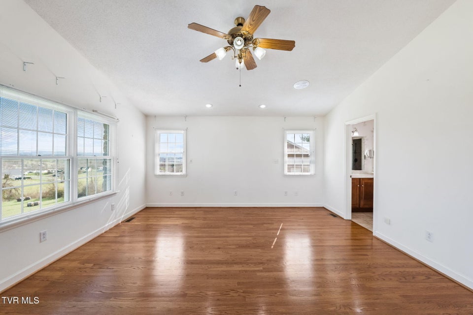 Photo #63: 12084 Tanglewood Drive