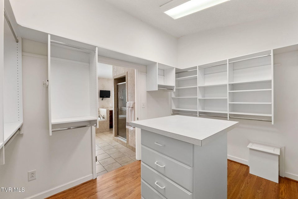 Photo #71: 12084 Tanglewood Drive