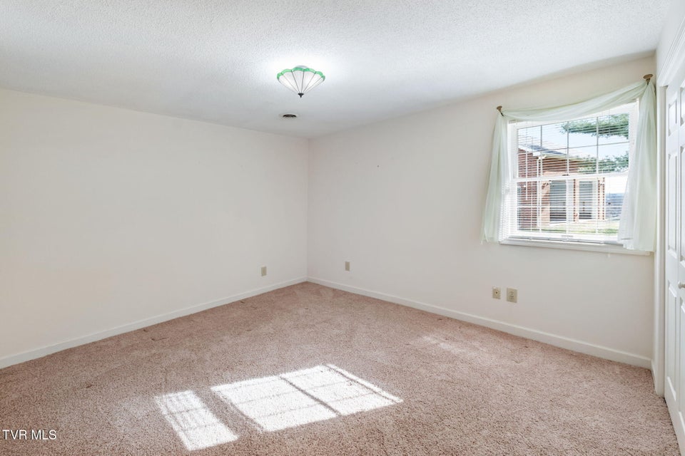 Photo #94: 12084 Tanglewood Drive