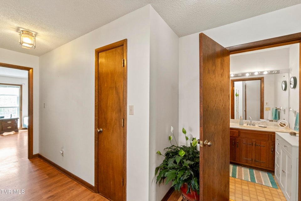 Photo #32: 255 Old Kentucky Road