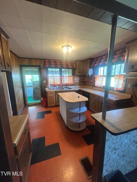 Photo #8: 18 3rd Avenue