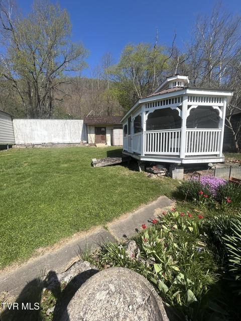 Photo #22: 18 3rd Avenue