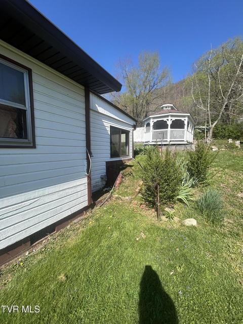 Photo #31: 18 3rd Avenue