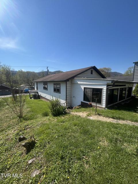 Photo #30: 18 3rd Avenue