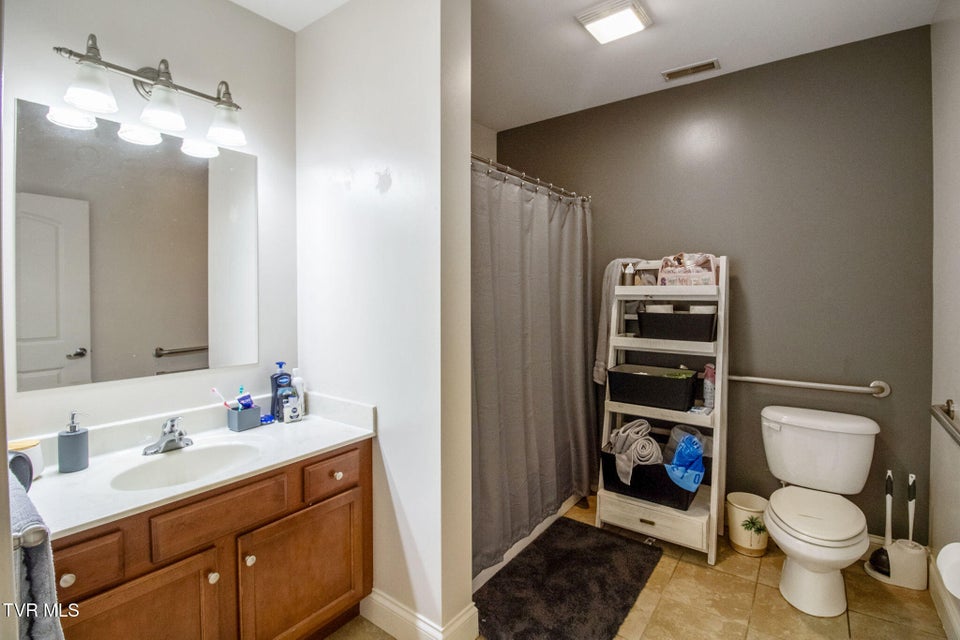 Photo #17: 116 Tipton Street