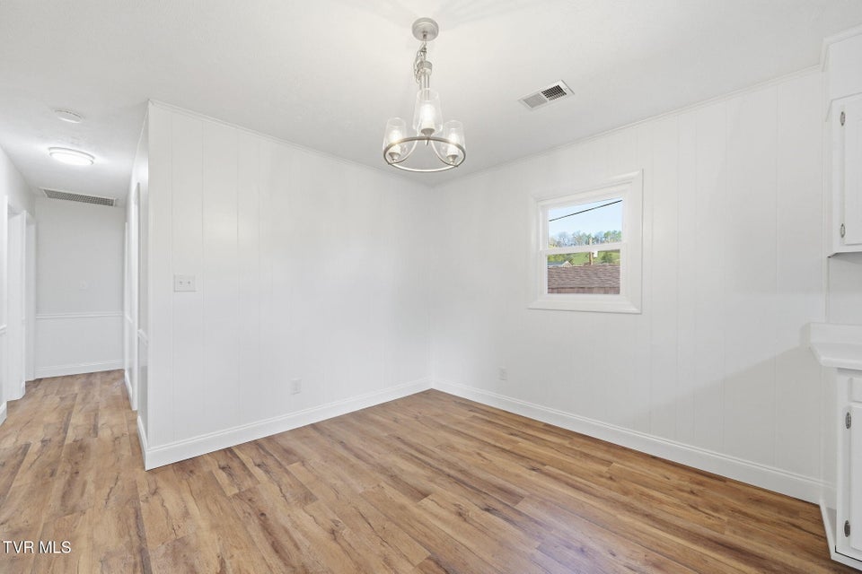 Photo #9: 515 Poplar Street