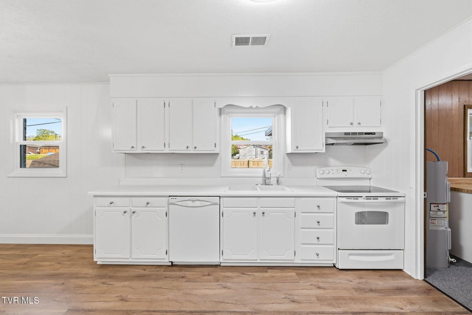 Photo #7: 515 Poplar Street