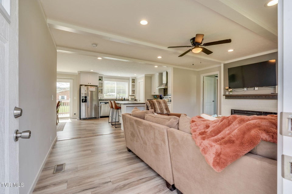 Photo #4: 112 Maple Lane