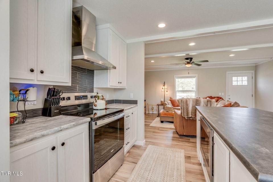 Photo #9: 112 Maple Lane