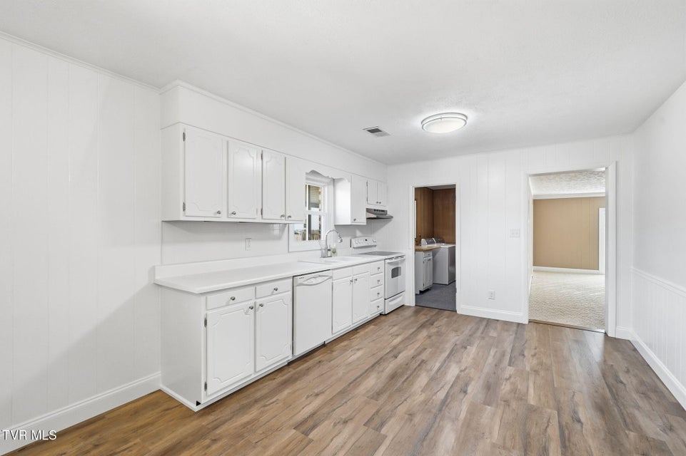 Photo #8: 515 Poplar Street