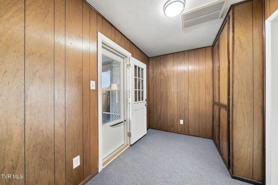 Photo #15: 515 Poplar Street